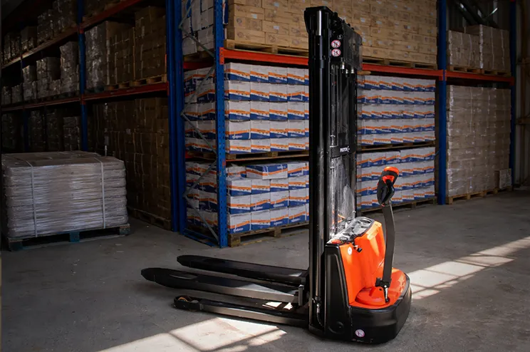 apilador electrico 1200kg